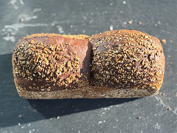 Malzvierkornbrot (Ganz)